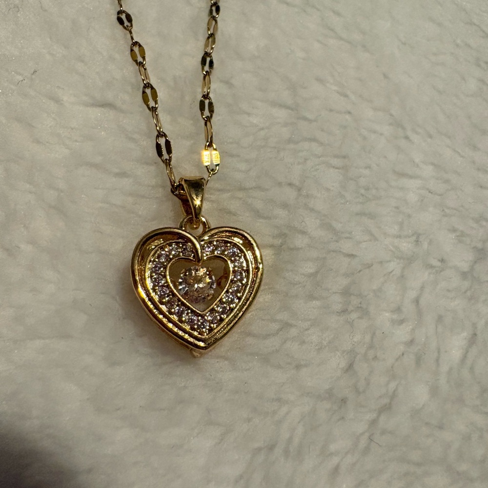 Gold Heart Pendant Necklace - Picture 5 of 6